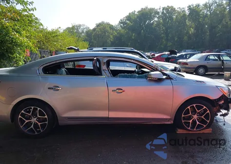 2016 Buick Lacrosse Sport Touring z USA, uszkodzony, nr VIN 1G4G45G35GF245847